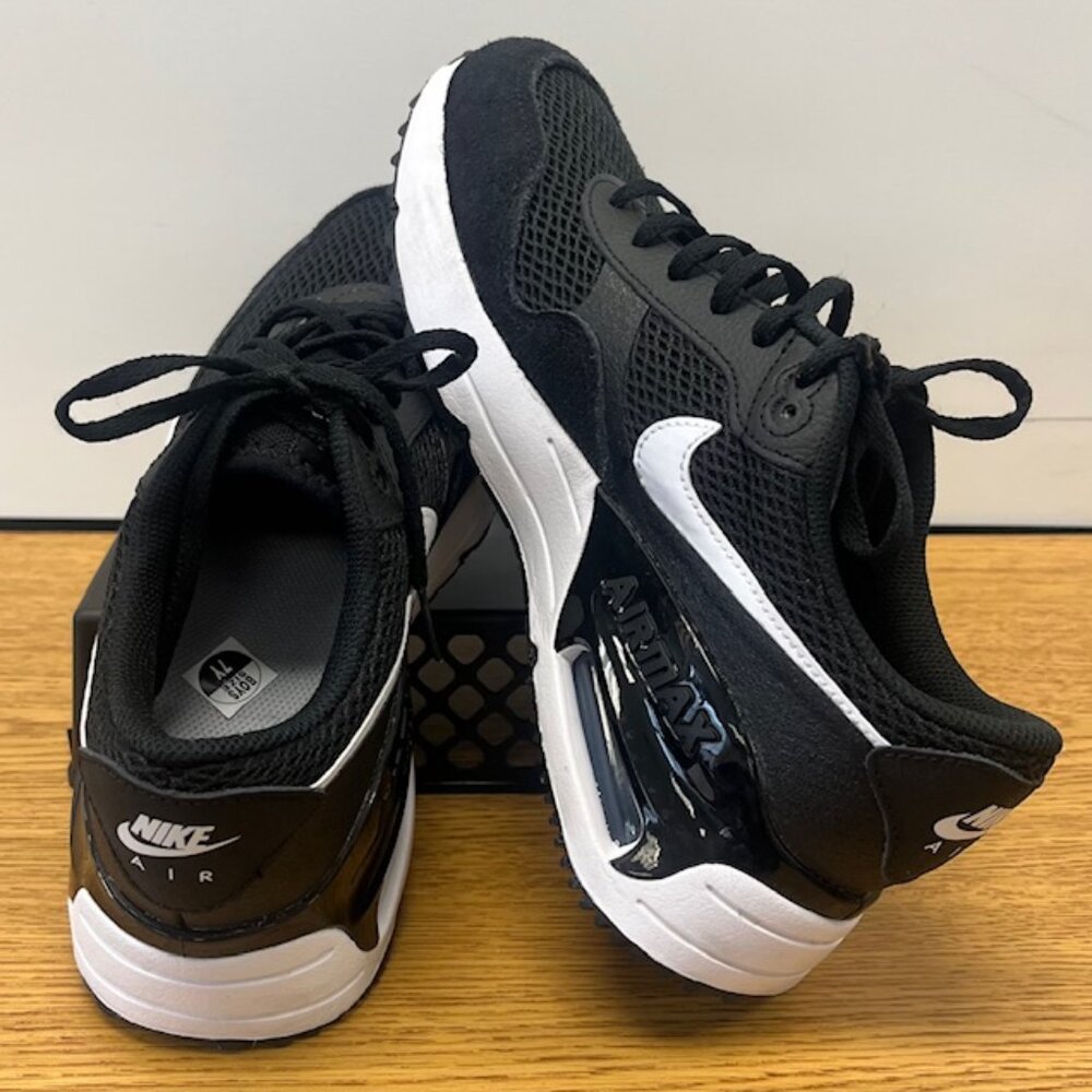 Air Max 90 - 7Y also fits a women 8.5, Black - White - Picture 2 of 8
